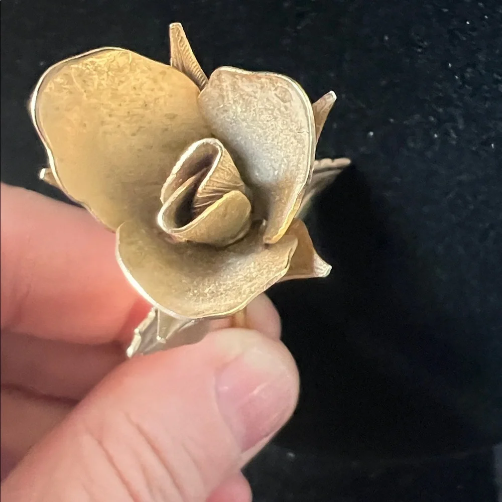 Giovanni Gold Toned Rose Brooch/Pin - Beautiful